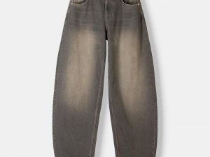 Balloon-fit baggy jeans