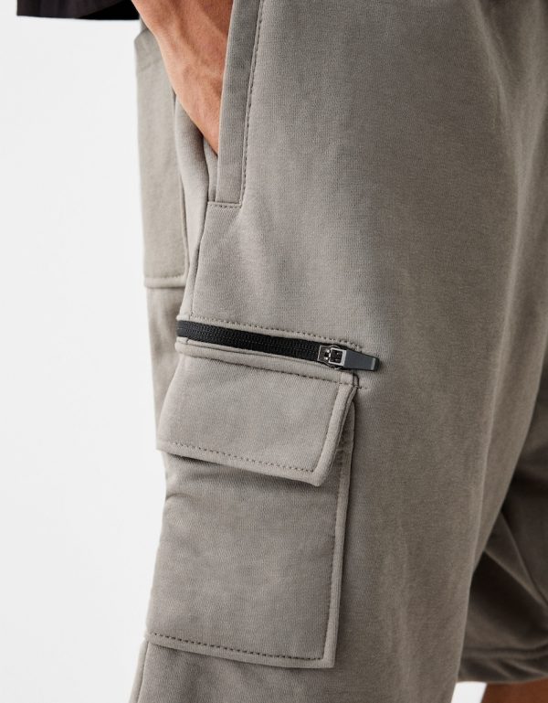 Plush cargo Bermuda shorts - Image 2